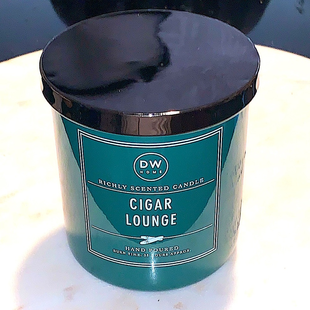DW HOME CANDLE CIGAR LOUNGE RICHLY SCENTED 1 WICK 9.3 OZ NEW